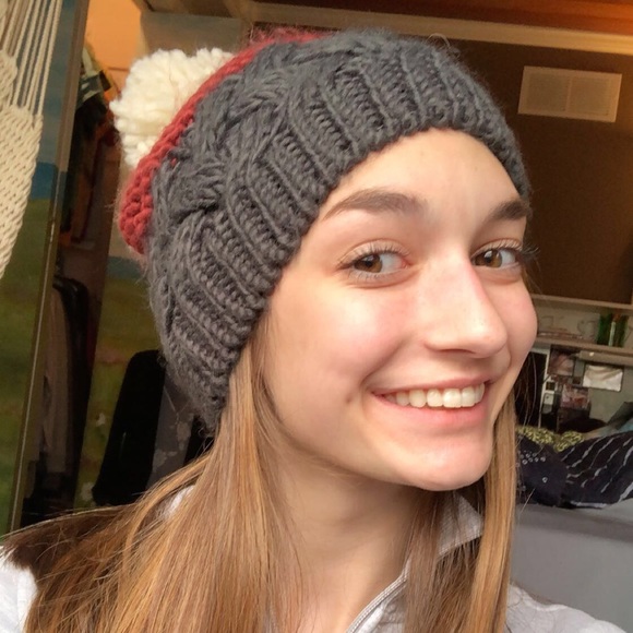 aerie Accessories - Aerie Pom Beanie